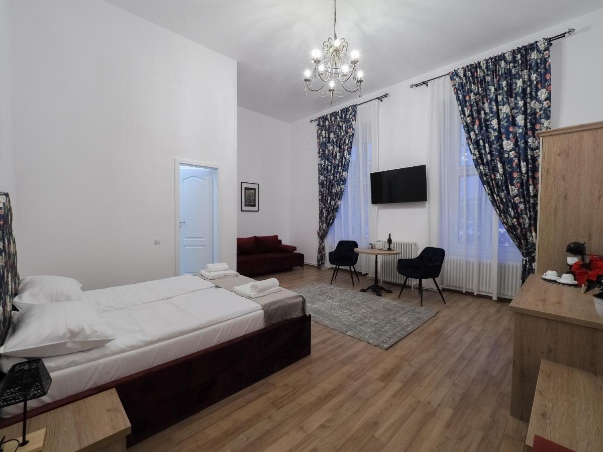 Gazde/Camere de închiriat Elisabeth Piata Mare